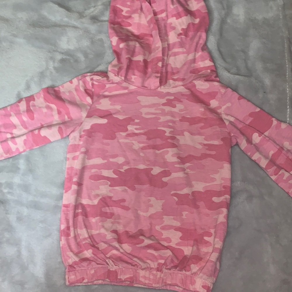 Pink camo long sleeve w/ hood